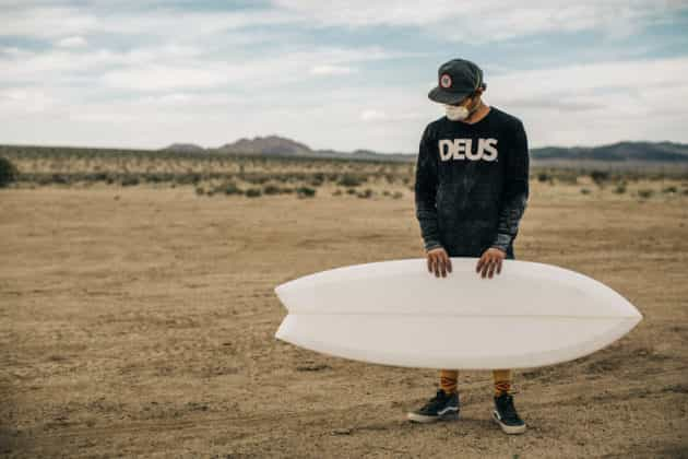 Criando pranchas no deserto, novo vídeo da Deus Ex-Machina, Painted in Dust