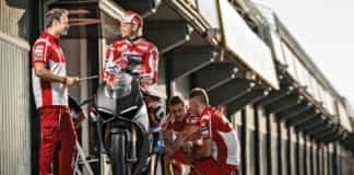 Casey Stoner testa Panigale V4