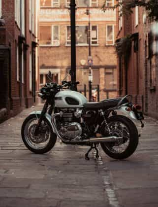 Triumph T120