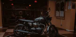 Triumph Bonneville T120 Ace