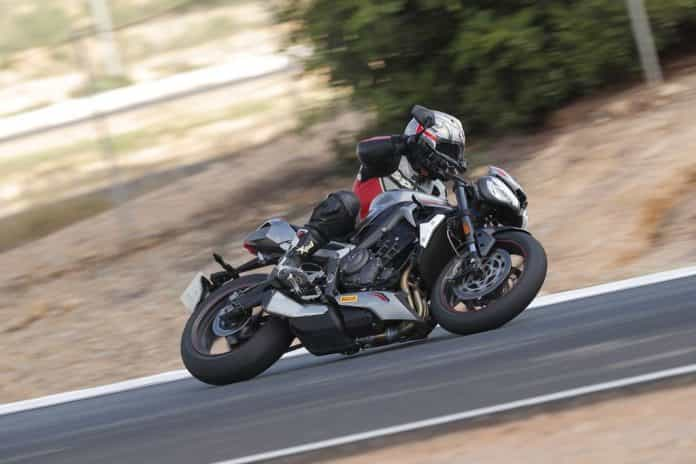 Teste Triumph Speed Triple RS