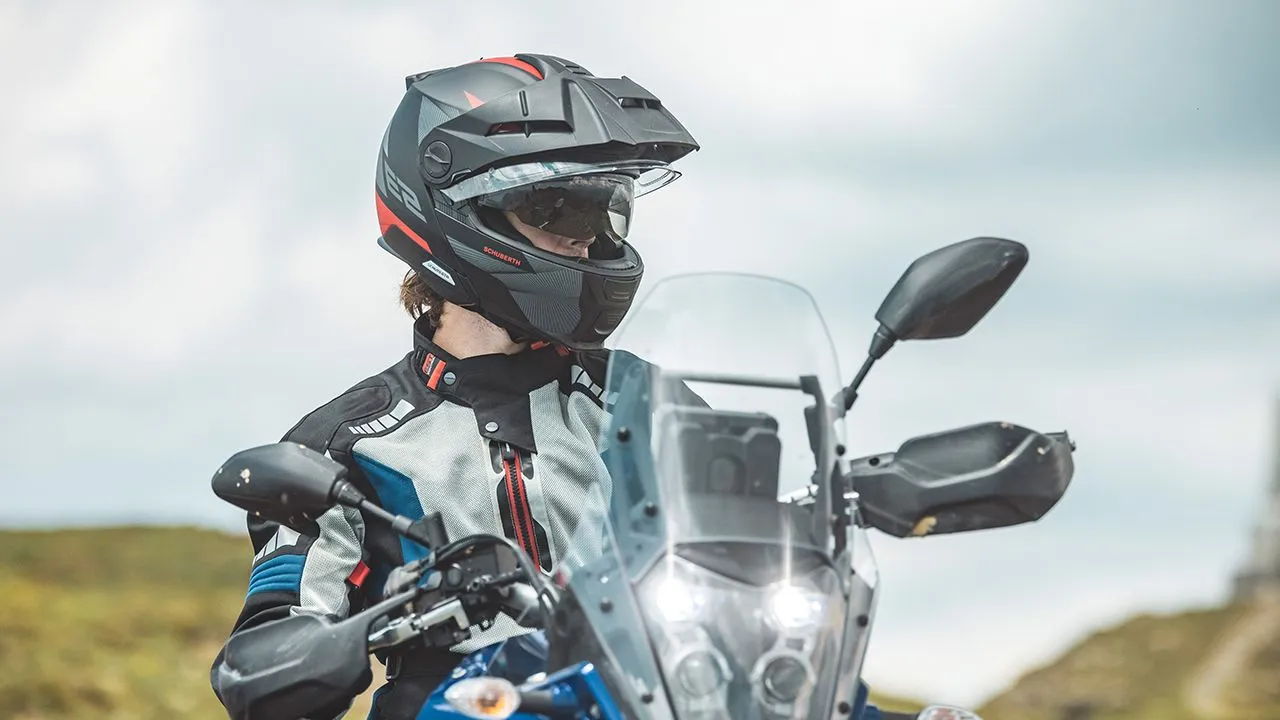 Schuberth E2 modularer Abenteuerhelm jetzt verfügbar