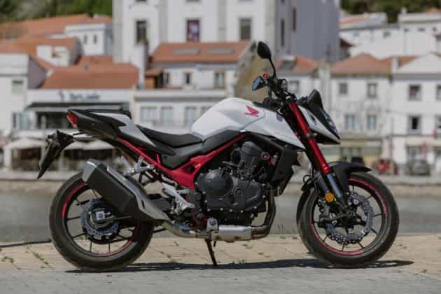 Comparativo Hornet Monster Street Triple