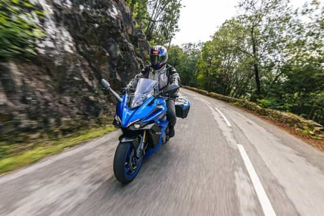 Suzuki GSX-S 1000 GT Comparativo Sport Turismo