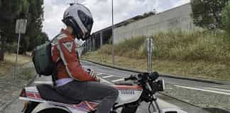 Yamaha RZ 50 com piloto