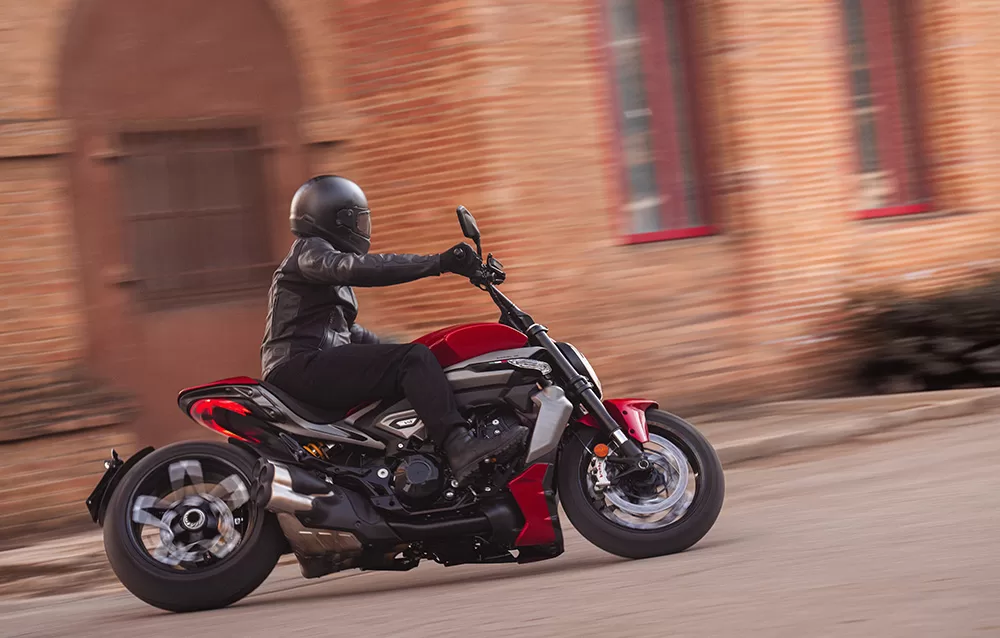 xdiavel v4